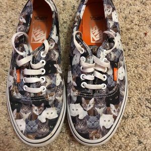 ASPCA Cat vans worn once great condition